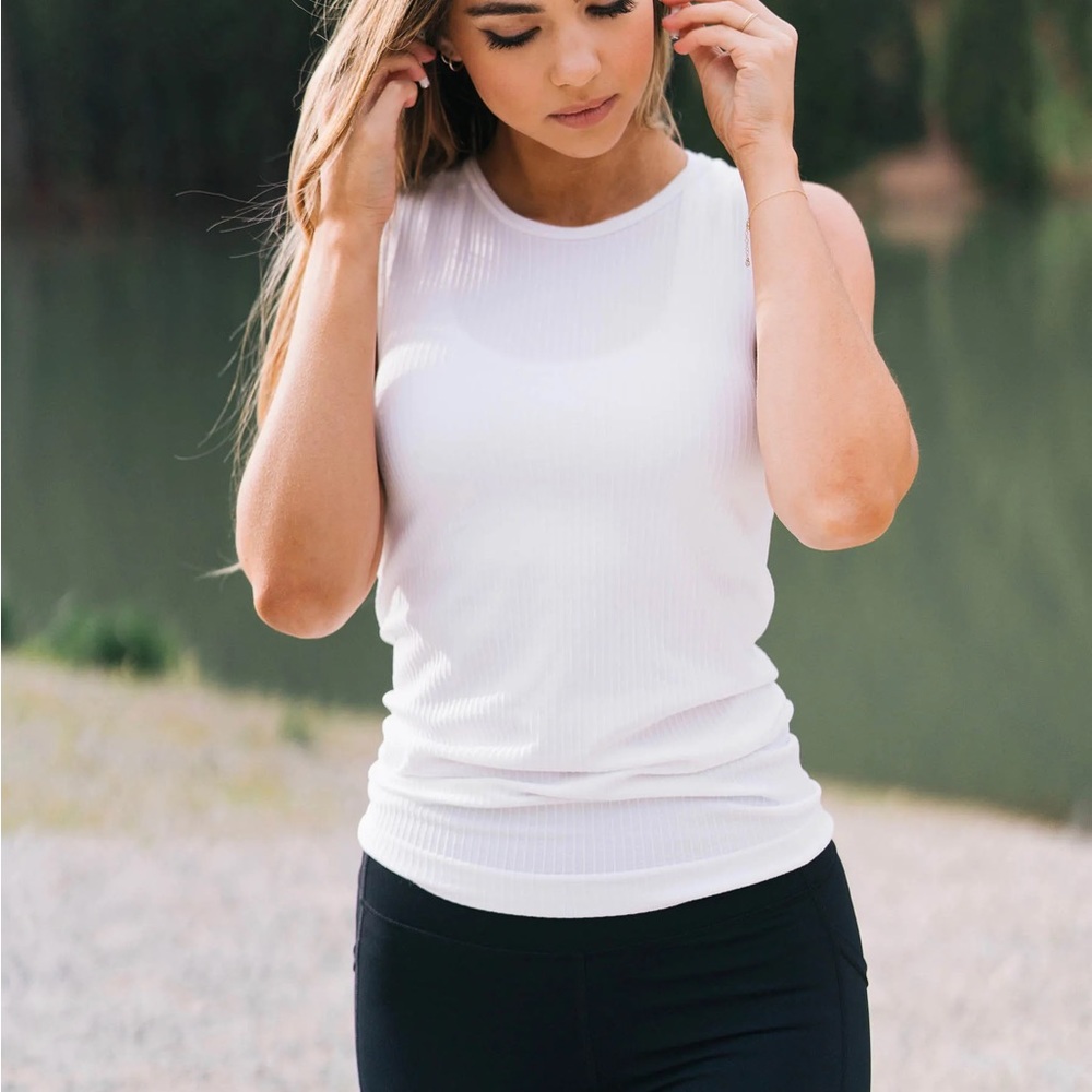 Zyia White Parallel Tank -NWOT